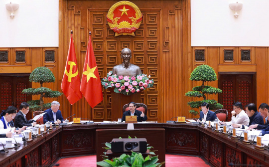 Tăng cường thẩm quyền, nêu cao hơn nữa tính tự lực, tự chủ, tự cường của cấp địa phương