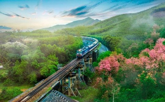 Đẩy nhanh tiến độ thực hiện dự án quan trọng quốc gia lĩnh vực đường sắt
