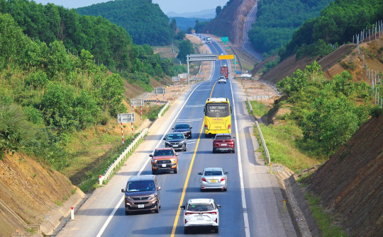 Quyết tâm đạt mục tiêu 3.000 km đường bộ cao tốc trong năm 2025