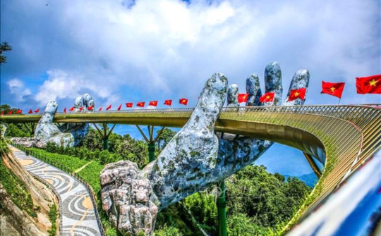 Phát triển du lịch, bảo đảm thực hiện tốc độ tăng trưởng kinh tế hai con số
