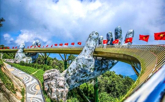Phát triển du lịch, bảo đảm thực hiện tốc độ tăng trưởng kinh tế hai con số