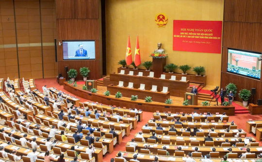 Tự nguyện đứng về phía sau vì sự phát triển cũng là hành động bản lĩnh, dũng cảm, đáng tự hào