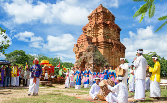 Thực hiện tốt nhất các chính sách an sinh xã hội đối với đồng bào dân tộc thiểu số, tôn giáo