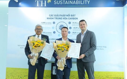 Hai công ty chủ lực của Tập đoàn TH đạt chứng nhận trung hoà carbon quốc tế