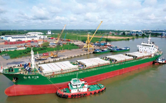 Cảng Cần Thơ linh hoạt ứng phó, vượt qua thử thách