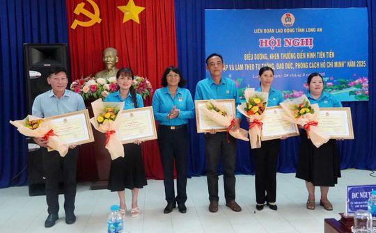 Long An: Khen thưởng 34 tập thể, cá nhân tiêu biểu trong phong trào học tập và làm theo lời Bác