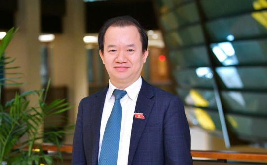 Cần phát triển khoa học xã hội tương tự khoa học tự nhiên và công nghệ
