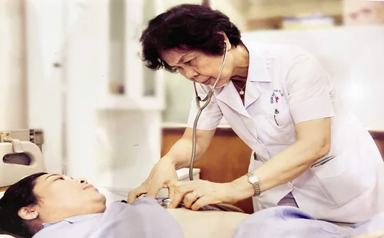 GS.TS.BS.Nguyễn Thị Dụ: Tận tâm gửi trao y đức, một lòng vì sức khỏe nhân dân