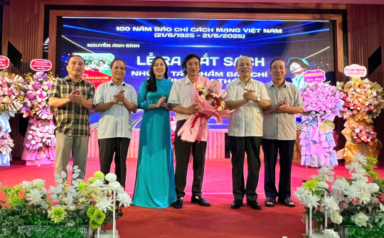 Nhà báo Nguyễn Anh Bình với Lễ ra mắt Tập sách “Những tác phẩm báo chí đi cùng năm tháng”
