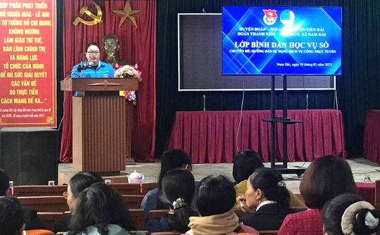 Thái Bình: Sức trẻ thắp lửa phong trào “Bình dân học vụ số”