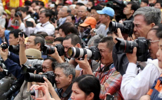 Cảm nhận về bài thơ - ca khúc "Nghề báo"