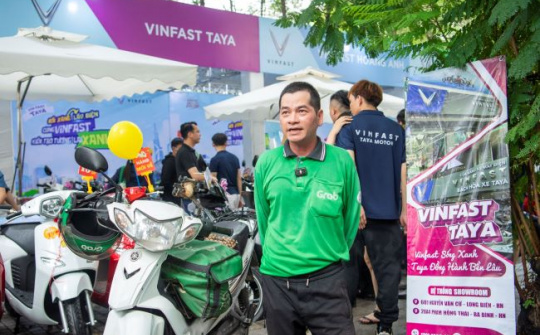 Tài xế dịch vụ đổ xô đổi xe tại sự kiện VinFast ở Hà Nội