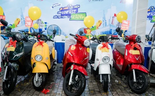 Sắm xe máy VinFast làm dịch vụ, tài xế chia sẻ: “Không bao giờ quay lại xe xăng”