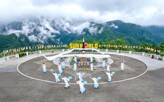 Fansipan ra mắt show diễn thể nghiệm ‘Đỉnh thiêng du ký’ tại 3 địa điểm, 3 độ cao của nóc nhà Đông Dương