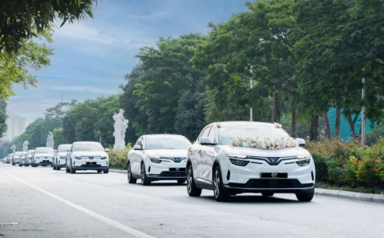 Thuê xe cưới của Green Future: Trào lưu “sống xanh cưới xanh” lên ngôi