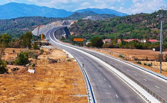 Mục tiêu đạt 3.000 Km đường cao tốc trong năm 2025 là không thay đổi