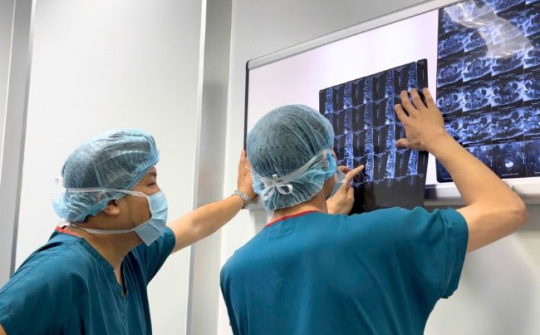 Bước tiến mới của y tế tuyến đảo: Vinmec Phú Quốc điều trị hẹp ống sống cho bệnh nhân cao tuổi bằng kỹ thuật nội soi hiện đại