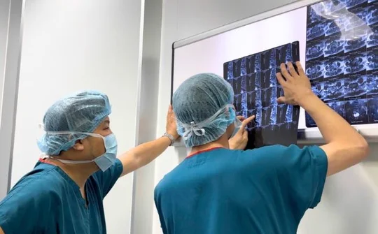 Bước tiến mới của y tế tuyến đảo: Vinmec Phú Quốc điều trị hẹp ống sống cho bệnh nhân cao tuổi bằng kỹ thuật nội soi hiện đại