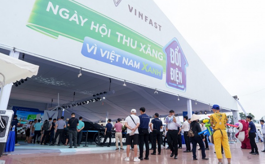 VinFast hút khách với chương trình “Đổi xăng – lấy điện”