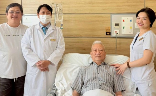 Đưa y tế chất lượng cao về địa phương: Vinmec Nha Trang tiên phong phẫu thuật ung thư nội soi cho bệnh nhân lớn tuổi