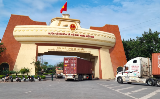 Việt Nam – Lào triển khai biểu thuế ưu đãi đặc biệt giai đoạn mới