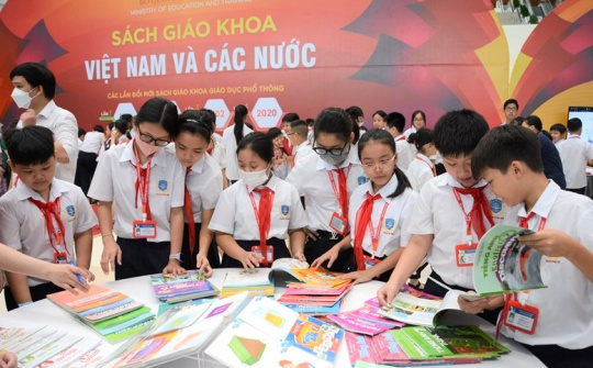 Nhiều sách giáo khoa: Hoàn toàn không phải chỉ là vấn đề kỹ thuật