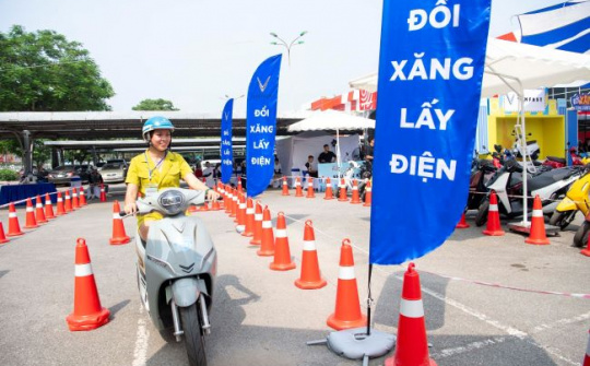 VinFast thúc dẩy chuyển đổi xanh: Xe điện được ưa chuộng tại Hà Nội