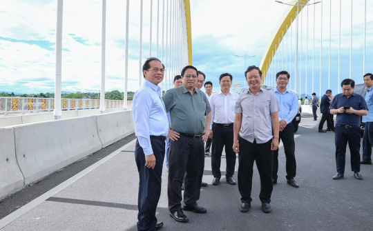 Xây dựng thêm nhiều cây cầu đẹp qua sông Hương