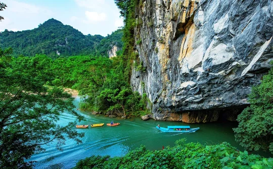 Quang Tri showcases tourism potential through Bollywood film project