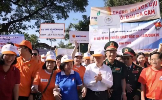 Gần 6.000 người tham gia đi bộ vì nạn nhân chất độc da cam tại TP.HCM