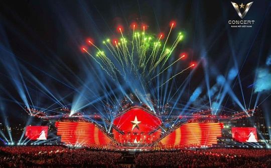 Rạng rỡ Việt Nam: Đêm V Concert bùng nổ cảm xúc với 25.000 khán giả
