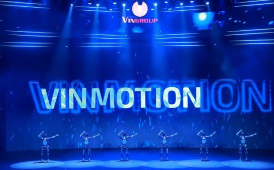 Robot hình người VinMotion gây ấn tượng với màn trình diễn do kỹ sư Việt tự phát triển
