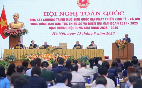 Phải có cơ chế, chính sách ưu tiên, hoàn thiện thể chế, bố trí nguồn lực tương xứng với đồng bào dân tộc thiểu số và miền núi