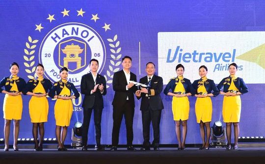 Vietravel Airlines đồng hành cùng Hà Nội FC viết tiếp giấc mơ 20 năm