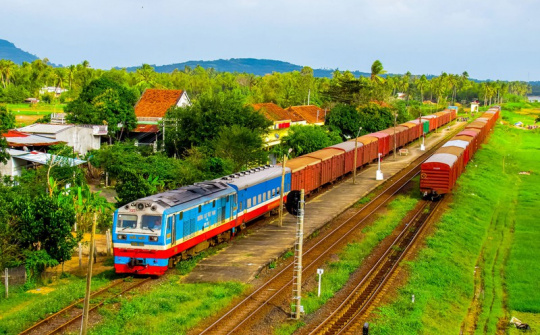 Tăng cường bảo đảm trật tự, an toàn giao thông đường sắt trong tình hình mới