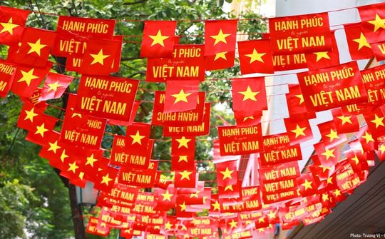 Tặng 100.000 đồng/người cho toàn dân ăn Tết Độc lập