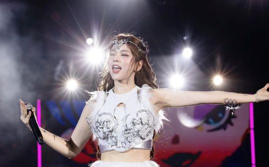 “Khơi mạch nguồn Di sản – Vững bước Kỷ nguyên mới”: Sân khấu thăng hoa cùng Hà Nhi, DJ Mie và Tiêu Minh Phụng