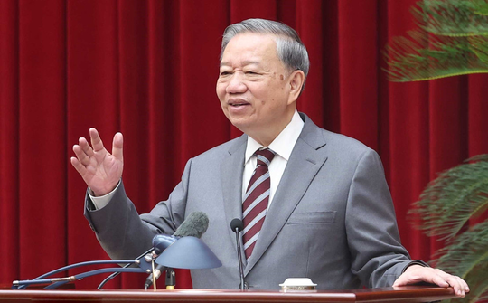 Trí thức, nhà khoa học, văn nghệ sĩ sẽ tiếp tục là ngọn lửa mở đường cho dân tộc tiến lên mạnh mẽ, vững chắc, tự tin bước vào tương lai