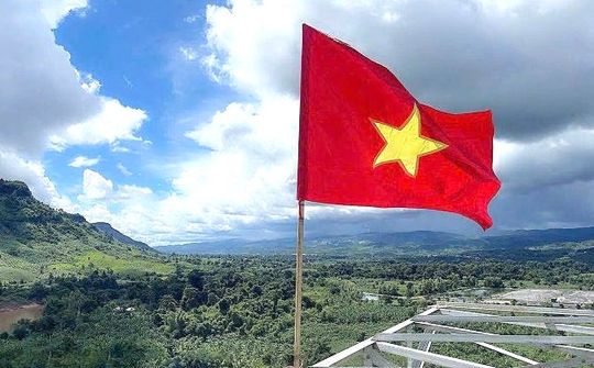 T&T Group hoàn thành đường dây truyền tải điện gió Savan 1 về Việt Nam trước thềm Đại lễ A80
