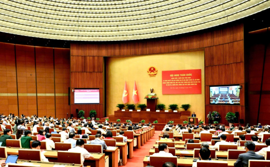 Triển khai quyết liệt, đồng bộ các nghị quyết, bồi đắp thêm những động lực mới, tạo xung lực mạnh mẽ để bứt phá, thực hiện thắng lợi các mục tiêu chiến lược