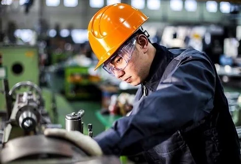 Những điểm mới trong quy định hỗ trợ lao động Việt Nam làm việc ở nước ngoài