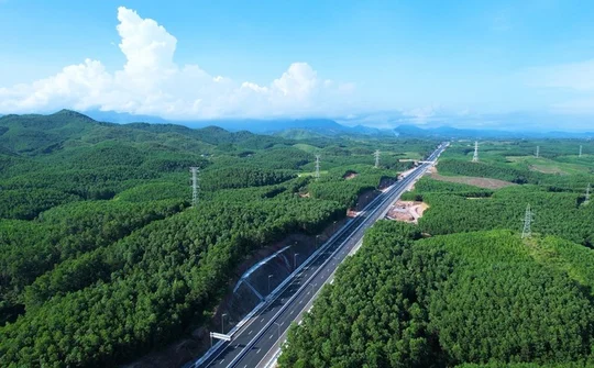 Thi đua hoàn thành 3.000km đường bộ cao tốc" vào dịp 19/12/2025
