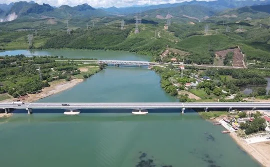 Những cuộc hội ngộ đặc biệt bên bến phà II Long Đại