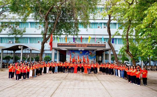 Trường THPT Nguyễn Trãi - Ba Đình: Những thế hệ viết tiếp bản hùng ca
