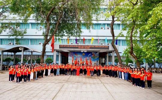 Trường THPT Nguyễn Trãi - Ba Đình: Những thế hệ viết tiếp bản hùng ca