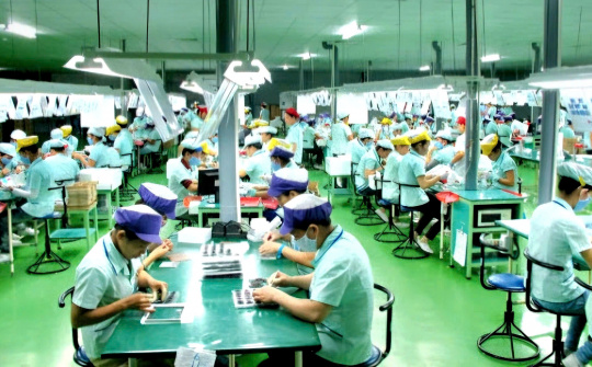 Cách mạng công nghiệp lần thứ tư và vấn đề hoàn thiện pháp luật về việc làm ở Việt Nam hiện nay