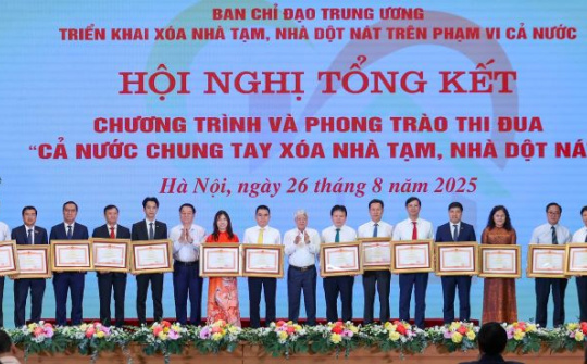 SHB vinh dự nhận Bằng khen của Thủ tướng vì những đóng góp tích cực trong chương trình xóa nhà tạm, dột nát