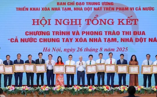 SHB vinh dự nhận Bằng khen của Thủ tướng vì những đóng góp tích cực trong chương trình xóa nhà tạm, dột nát