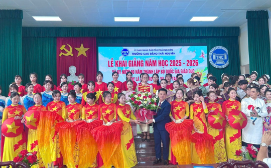Trường Cao đẳng Thái Nguyên khai giảng năm học mới, gắn với dấu ấn 80 năm Bộ Giáo dục và Đào tạo