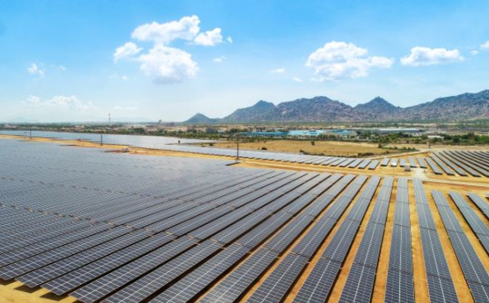 Thấy gì từ việc T&T Group của bầu Hiển thần tốc hoàn thành đường truyền tải điện từ Lào về Việt Nam?